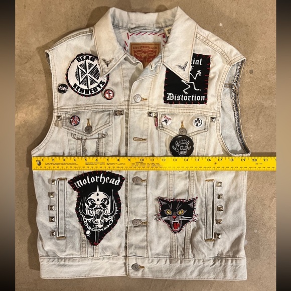 New custom Misfits punk rock pins, etc. Studded. AFI, Motorhead, etc. Vest - Picture 8 of 9